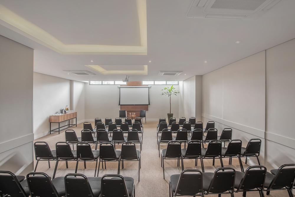 Hotel Mont Blanc Premium Ribeirão Preto Eksteriør billede Meeting room