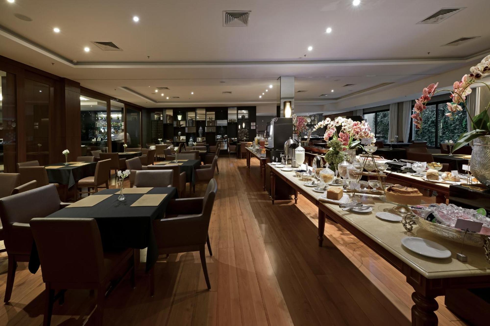 Hotel Mont Blanc Premium Ribeirão Preto Eksteriør billede The restaurant at the hotel