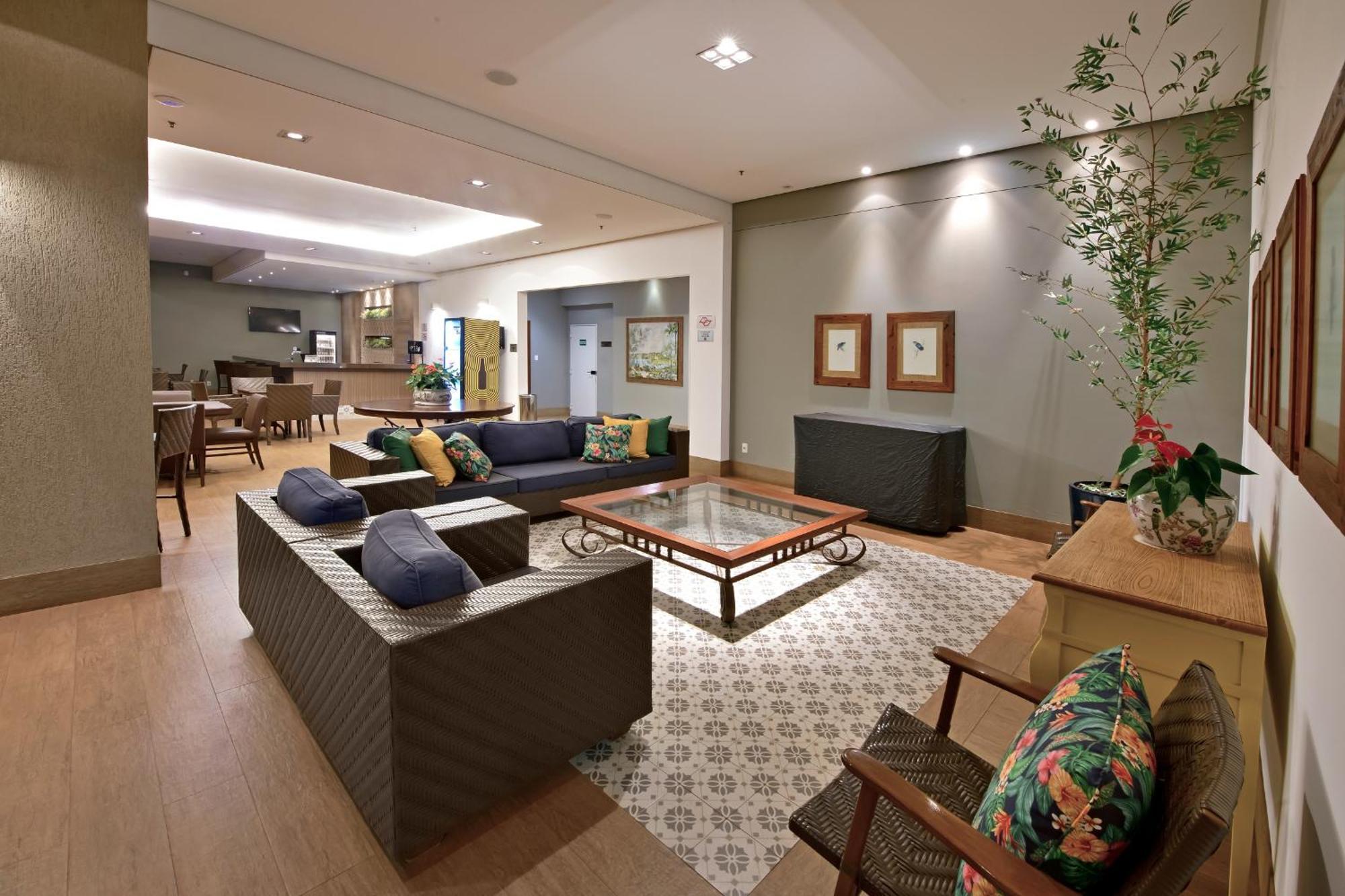 Hotel Mont Blanc Premium Ribeirão Preto Eksteriør billede A living room