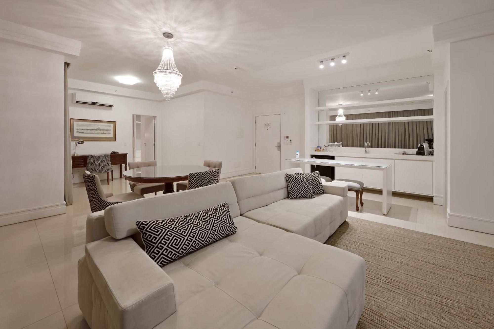 Hotel Mont Blanc Premium Ribeirão Preto Værelse billede A living room in a condominium