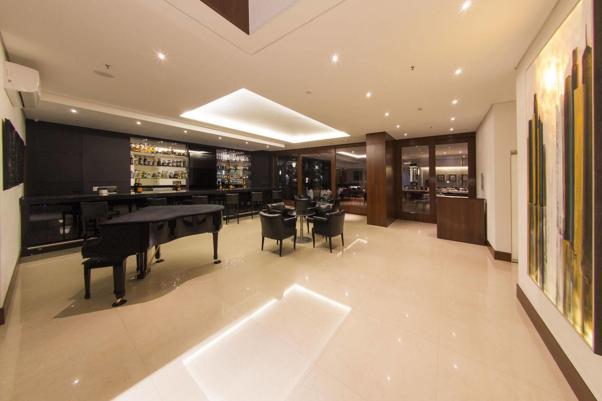 Hotel Mont Blanc Premium Ribeirão Preto Eksteriør billede The interior of the club